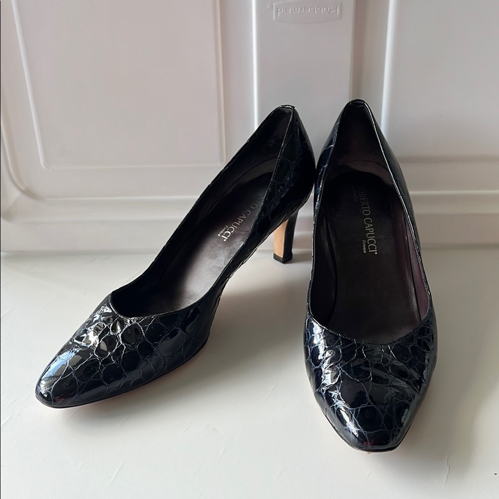 Roberto Capucci patent leather pumps